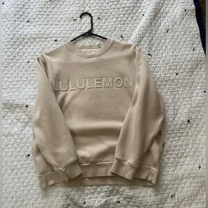 Men’s small Lululemon sweatshirt fits like a ladies 4 imo